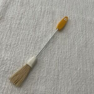 Vtg Kellogg Quality Basting Brush Yellow Wire plastic Handle BBQ Cook Out‎